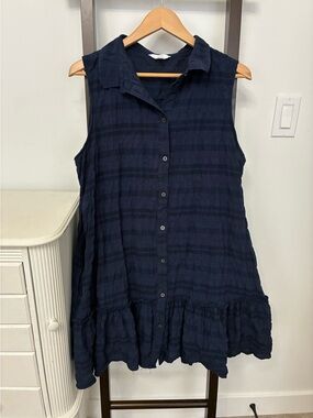 Navy blue Sleeveless Button-Front Ruffle Hem shirt dress. Size large. Loose fit